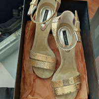 Dolce & Gabbana оригинални дамски сандали, снимка 4 - Дамски обувки на ток - 44695071