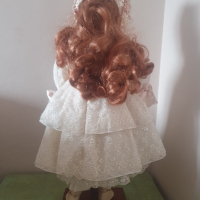 Английска порцеланова кукла Debra , снимка 11 - Колекции - 44527300