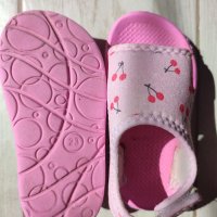 Сандали пантофки на черешки, снимка 2 - Детски сандали и чехли - 42235104