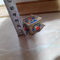 Красива малка кутийка с емайл, снимка 7 - Антикварни и старинни предмети - 44149079