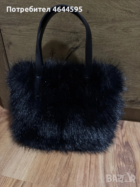 Малка пухена чанта, снимка 1