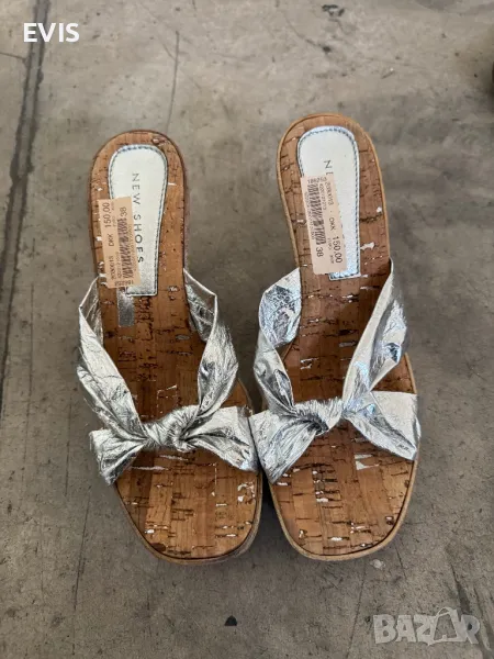 Сребристи чехли, снимка 1