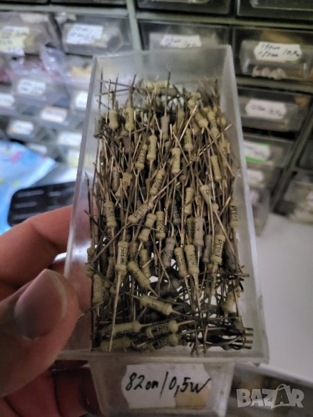 Български резистор РПМ-2 , съпротивление - 82 ома 0,5 в - топлоустойчив, с повишена механична якост., снимка 1