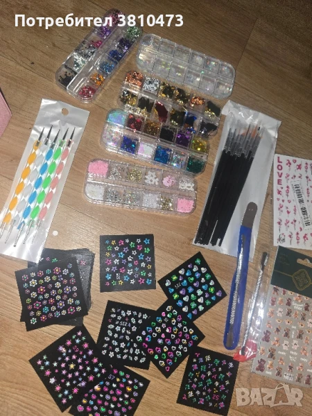 продавам нов комплект за декорация на маникюр , снимка 1