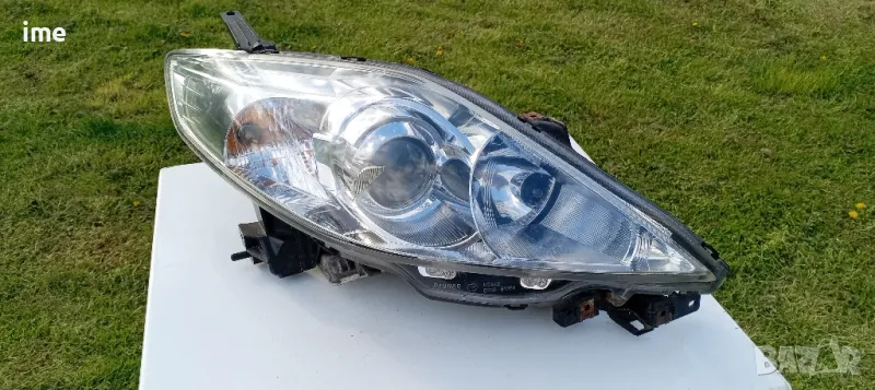 Десен фар за Mazda 5 Xenon P5117R Facelift C235-51030 K2442. Комплект с баласт. Оригинален. , снимка 1