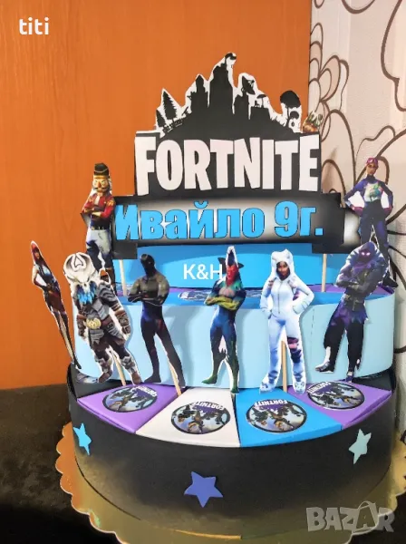 Картонена торта Фортнайт , снимка 1