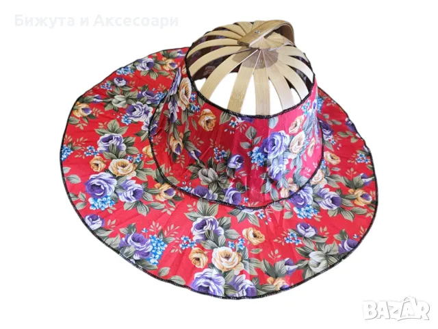 Сгъваема лятна шапка в червено с цветя, снимка 1