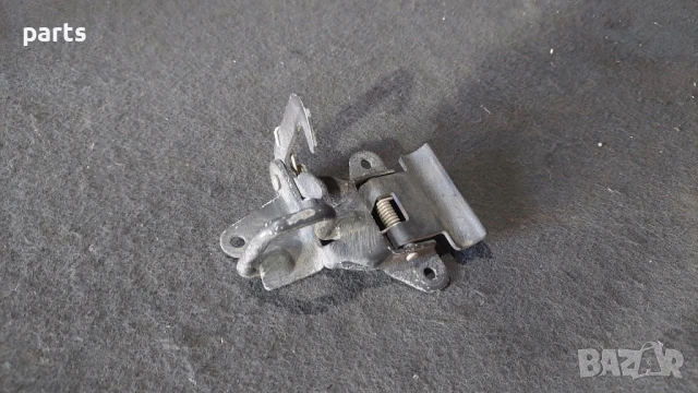 Ключалка Преден Капак Ауди A3 8L (2) - 8L0823480B, снимка 3 - Части - 51398913