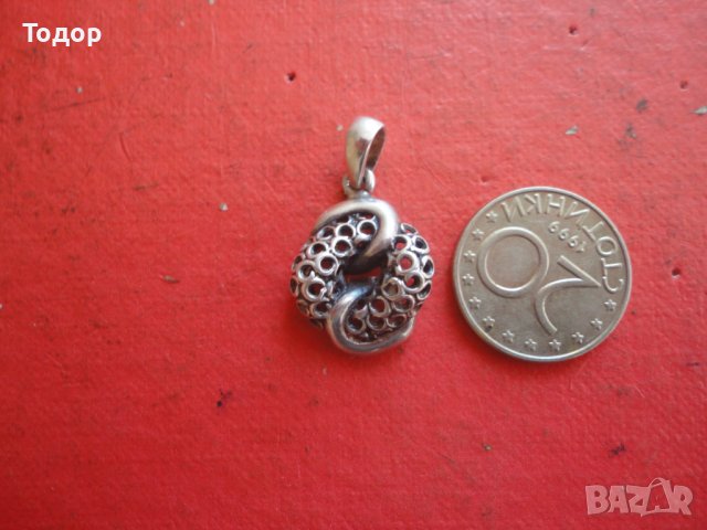 Невероятен сребърен медальон висулка 925 , снимка 1 - Колиета, медальони, синджири - 42208828