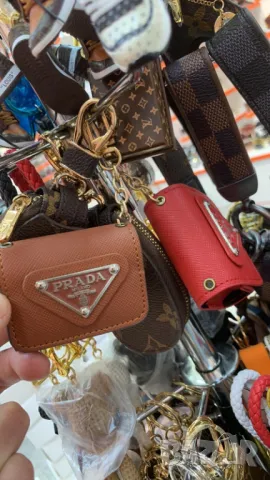ключодържател loewe louis vuitton prada, снимка 5 - Други - 50416880