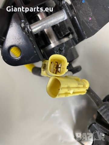 Аербег актуатори преден капак Nissan GT-R R35, снимка 2 - Части - 36015095