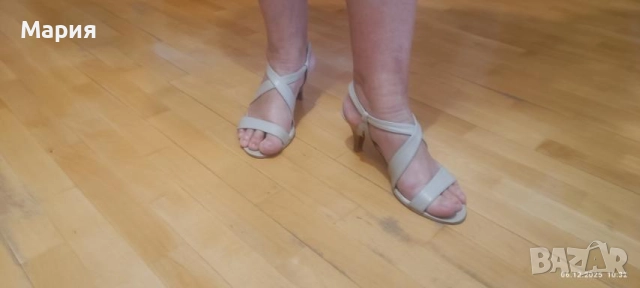 Семпли и елегантни сандали за летните дни