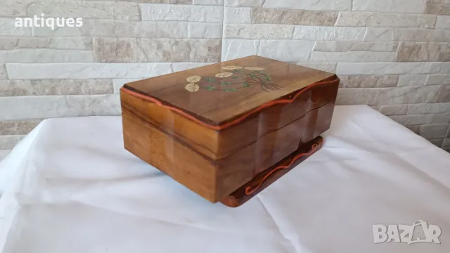 Стара дървена музикална кутия за бижута , снимка 9 - Антикварни и старинни предмети - 49397406