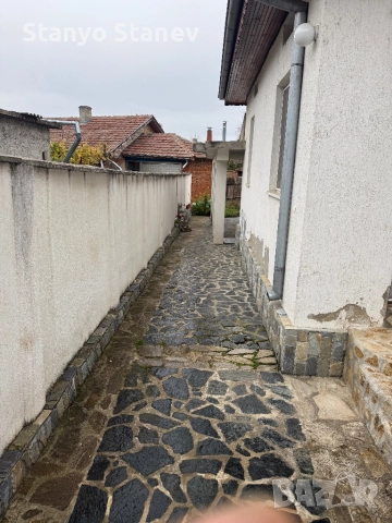 Продавам къща в село Брестовене, снимка 3 - Къщи - 52668731