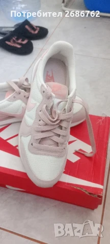 Дамски маратонки Nike 36,5 . , снимка 5 - Маратонки - 51223309