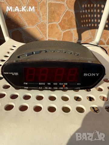 Радиочасовник Sony