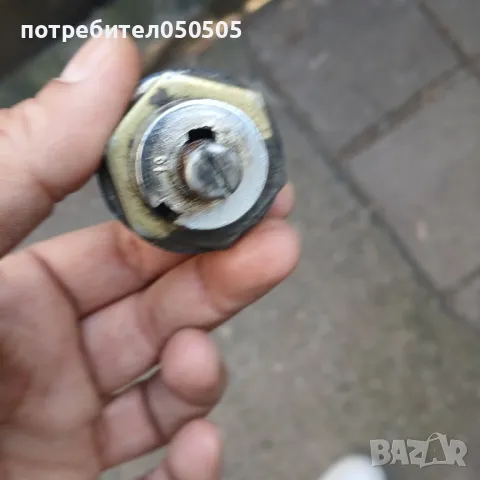 Заключалка от Багажник за Вартбург 353, снимка 2 - Автомобили и джипове - 49055885