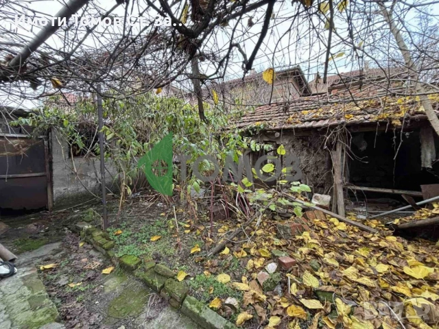 Монолитна къща с двор и гараж в град Чирпан, снимка 5 - Къщи - 52848542