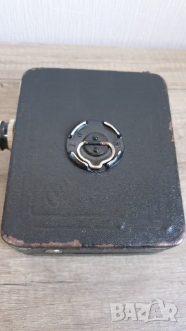 Камера Cine Nizo 8E, снимка 4 - Антикварни и старинни предмети - 42500619