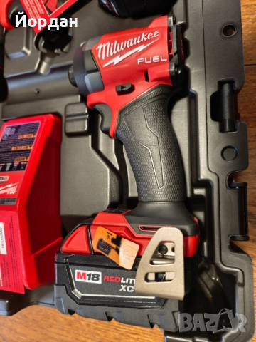 Milwaukee Kit 18V - Импактор и Перфоратор-Безчеткови + Куфар, снимка 4 - Куфари с инструменти - 52875261