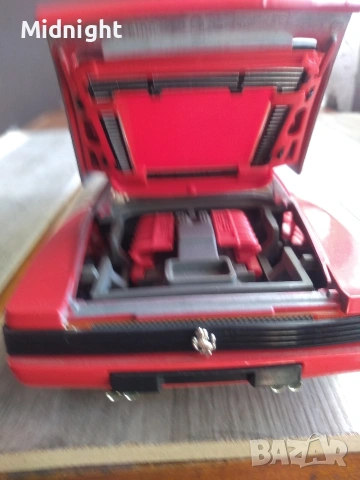 Ferrari Testarossa 1/18, снимка 3 - Колекции - 53137324