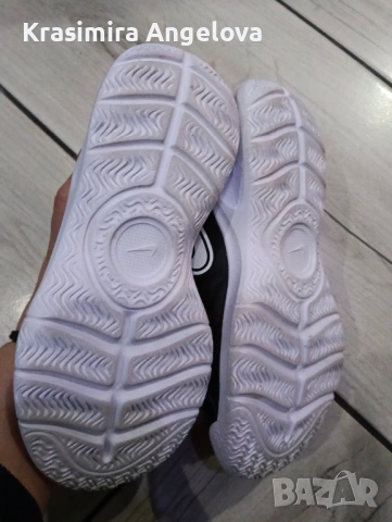 Детски маратонки Nike, снимка 4 - Детски маратонки - 53810179
