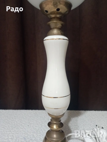 Комплект от две порцеланови лампи с бели стъклени абажури, снимка 4 - Настолни лампи - 52097464