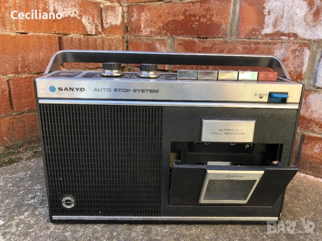Касетофон SANYO MR 410 (1969г) , снимка 9 - Радиокасетофони, транзистори - 53853326