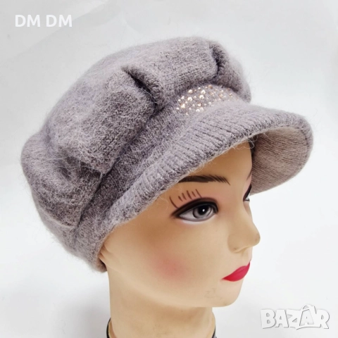 Дамска зимна плетена шапка с козирка и декоративни камъчета, снимка 4 - Шапки - 52682871