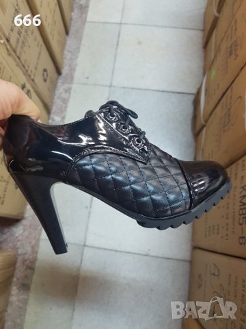 Обувки, снимка 2 - Дамски обувки на ток - 42266403