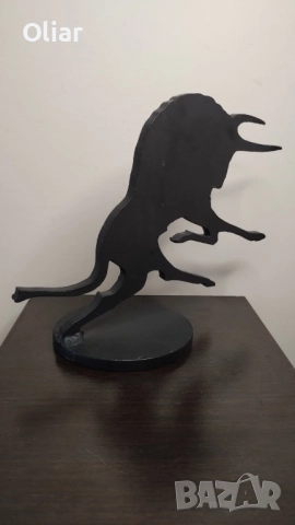 Много тежка, модернистична статуетка на бик. Метал., снимка 2 - Статуетки - 52203850