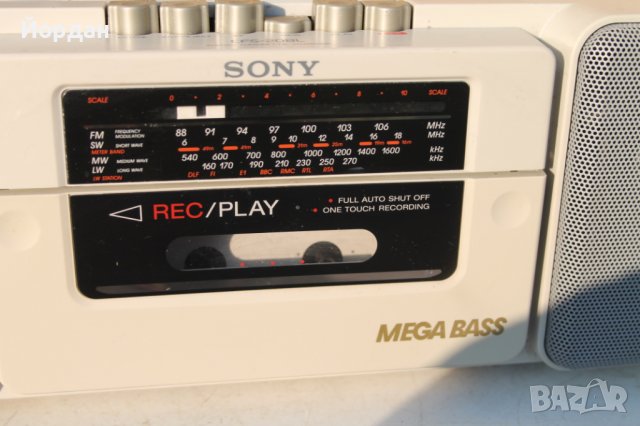 Радиокасетофон ''Sony cfs 208 l'', снимка 3 - Колекции - 39675115