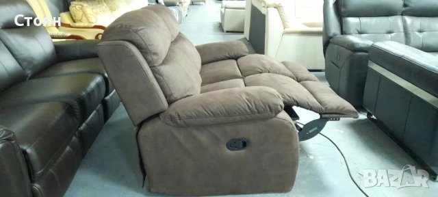 Кафяв диван от плат двойка с ръчен релаксиращ механизъм, снимка 6 - Дивани и мека мебел - 40627761