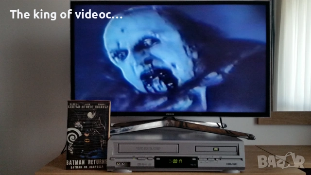Видеокасета " БАТМАН СЕ ЗАВРЪЩА " VHS