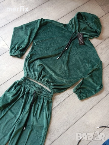 Нови Дамски Екипи от Материя Кадифе , снимка 2 - Спортни екипи - 52082857