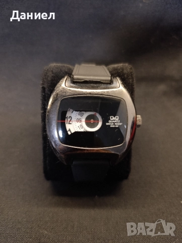 Винтидж рядък часовник Q&Q, снимка 2 - Антикварни и старинни предмети - 52023006