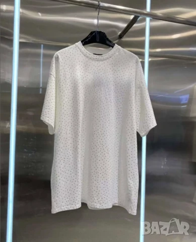 тениска с камъни