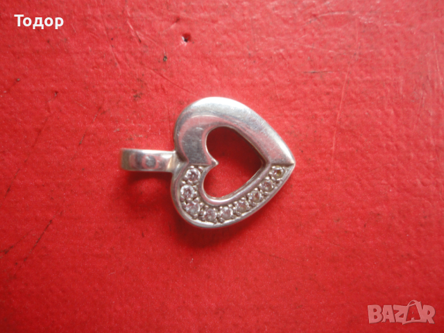 Сребърен медальон висулка с камъни сърце 925 , снимка 2 - Колиета, медальони, синджири - 44620797