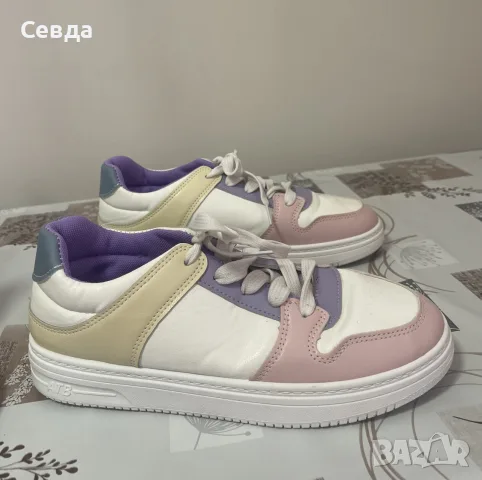 Продавам дамски обувки, снимка 8 - Маратонки - 55891508