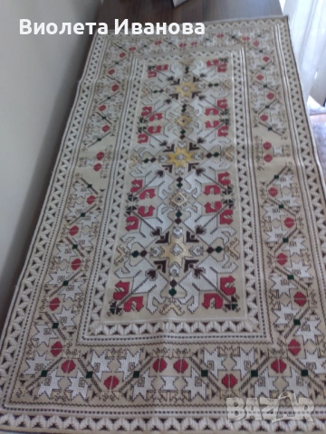 Покривка българска бродерия 