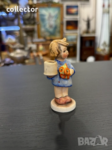 Порцеланова фигурка е "Момиче с букет" - Goebel Hummel. №7886, снимка 2 - Антикварни и старинни предмети - 53618642