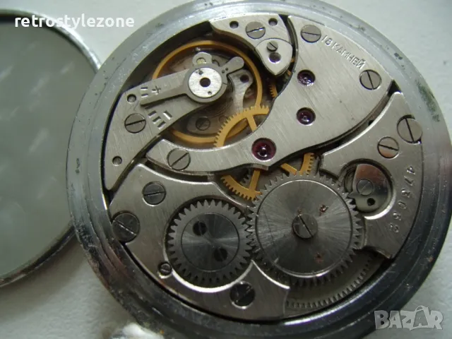 № 8056 стар джобен часовник - Molnia   - механичен  - работещ / профилактиран /  - соц.период / СССР, снимка 6 - Други ценни предмети - 50337703