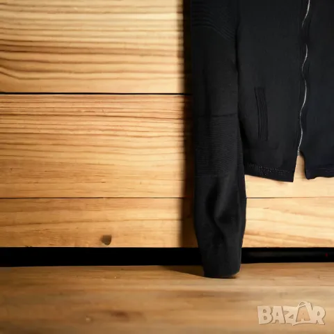 Hugo Boss оригинална мъжка вълнена жилетка М/Л , снимка 4 - Пуловери - 48280929