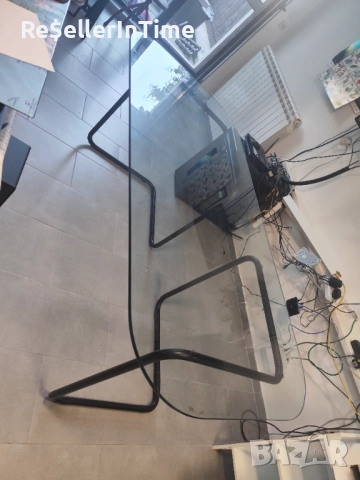 Масивна стъклена маса/ бюро , снимка 2 - Маси - 51542915