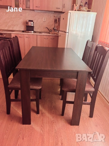 Трапезна маса с 4 стола, цвят тъмно кафяво венге, цена 100 евро, снимка 6 - Маси - 53727436