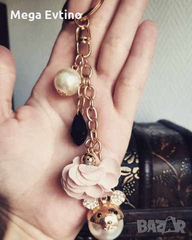 Елегантен ключодържател с кристали и перли