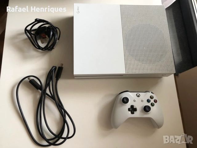 Microsoft Xbox One S 1TB, снимка 3 - Xbox конзоли - 56154512