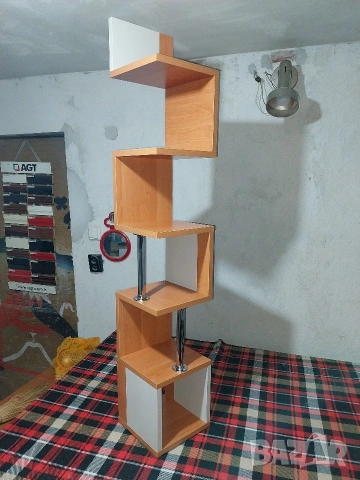 Нестандартна ъглова етажерка , снимка 2 - Етажерки - 53073152