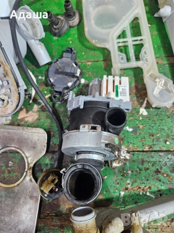 Съдомиялна Indesit на части, снимка 2 - Съдомиялни - 52229425