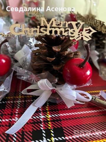 Коледна декорация - шишарка 